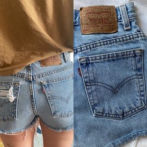 Vintage Levi’s 550 high-waisted denim shorts
